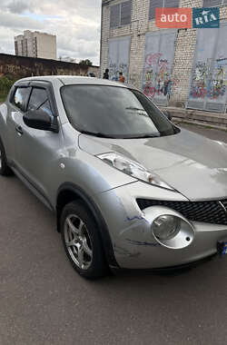 Позашляховик / Кросовер Nissan Juke 2011 в 