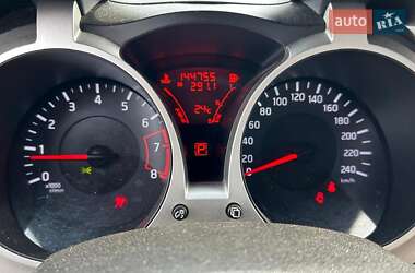 Позашляховик / Кросовер Nissan Juke 2012 в 