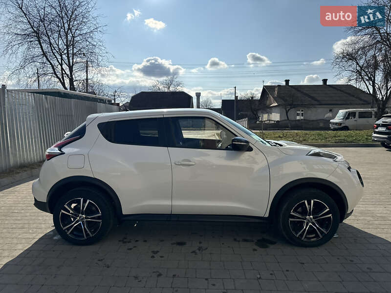Позашляховик / Кросовер Nissan Juke 2015 в Дубні
