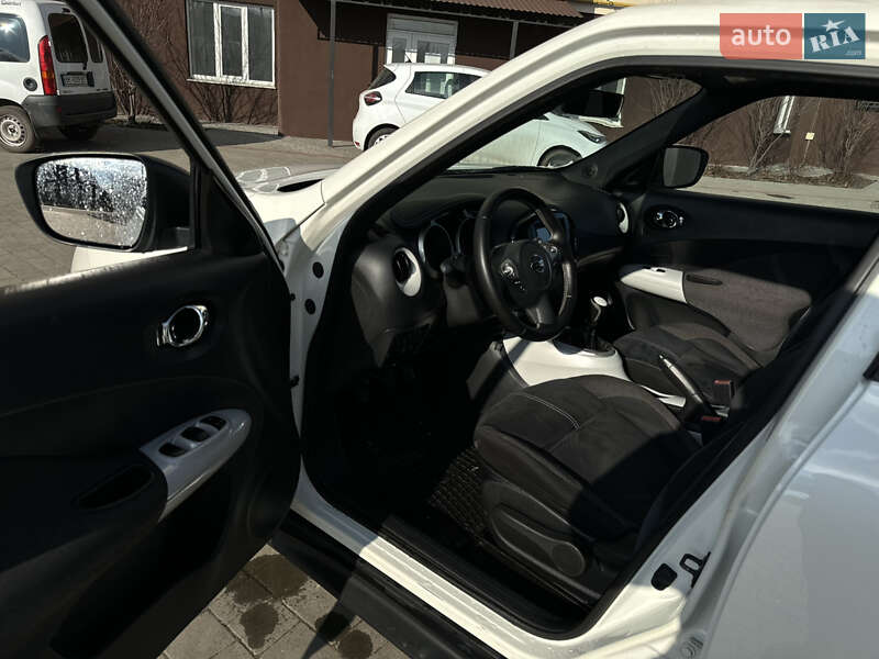 Позашляховик / Кросовер Nissan Juke 2015 в Дубні