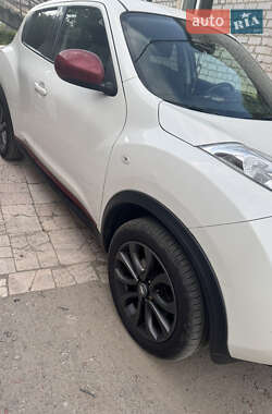 Позашляховик / Кросовер Nissan Juke 2013 в 