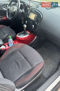 Позашляховик / Кросовер Nissan Juke 2013 в 