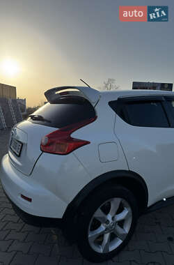 Позашляховик / Кросовер Nissan Juke 2012 в 