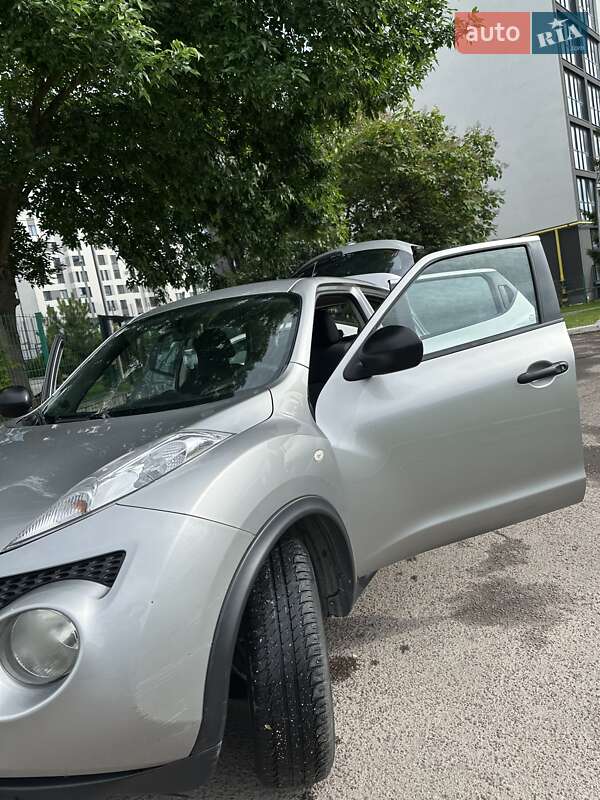 Внедорожник / Кроссовер Nissan Juke 2011 в Луцке