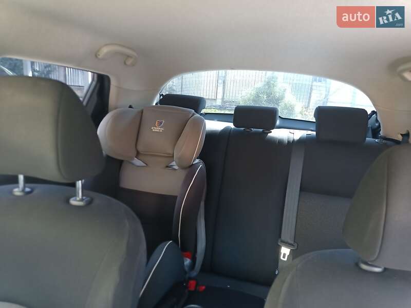 Внедорожник / Кроссовер Nissan Juke 2012 в Мукачево