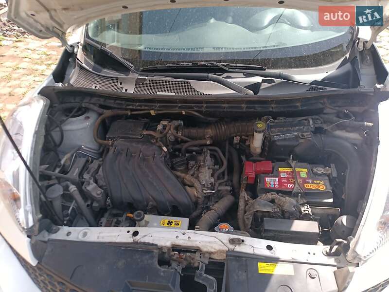 Внедорожник / Кроссовер Nissan Juke 2012 в Мукачево