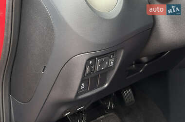 Внедорожник / Кроссовер Nissan Juke 2012 в 