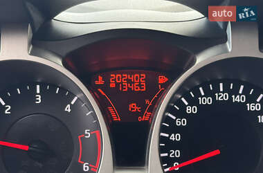 Внедорожник / Кроссовер Nissan Juke 2012 в 