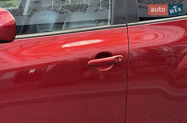 Внедорожник / Кроссовер Nissan Juke 2012 в 