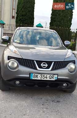 Внедорожник / Кроссовер Nissan Juke 2011 в Дубно