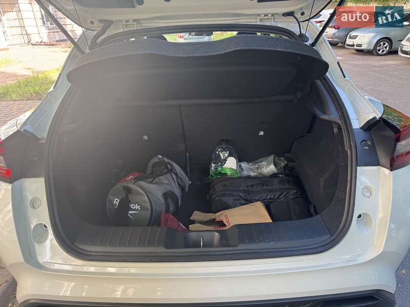 Внедорожник / Кроссовер Nissan Juke 2023 в Полтаве