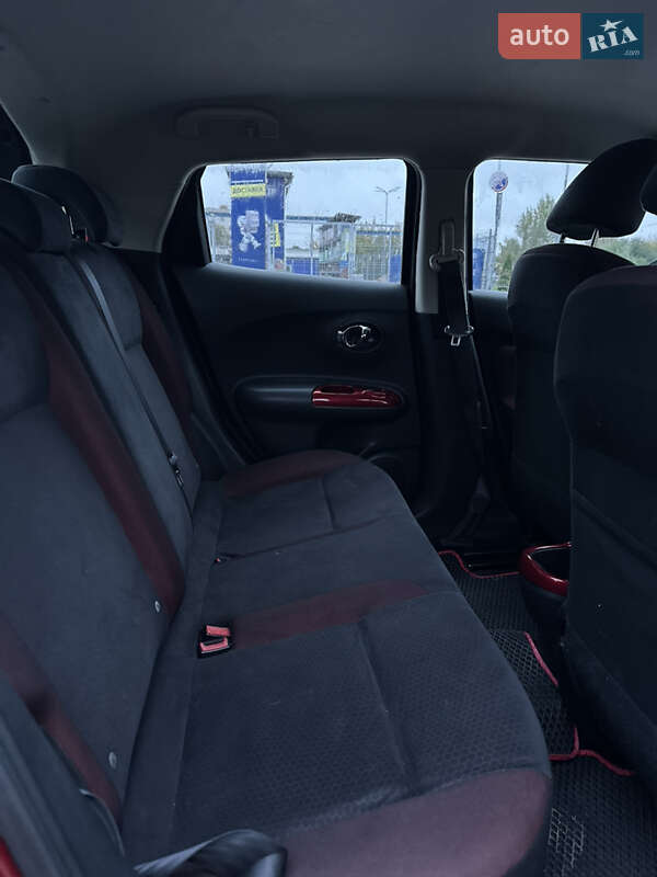 Внедорожник / Кроссовер Nissan Juke 2012 в Дубно