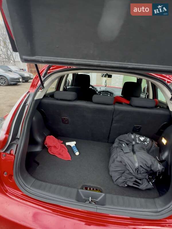 Внедорожник / Кроссовер Nissan Juke 2016 в Ворзеле фото 8 Внедорожник / Кроссовер Nissan Juke 2016 в Ворзеле