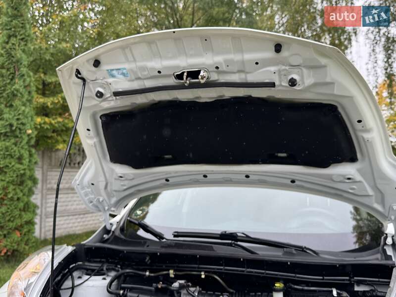 Внедорожник / Кроссовер Nissan Juke 2011 в Ровно