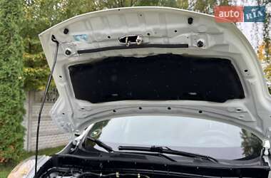 Внедорожник / Кроссовер Nissan Juke 2011 в 