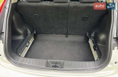 Внедорожник / Кроссовер Nissan Juke 2011 в 