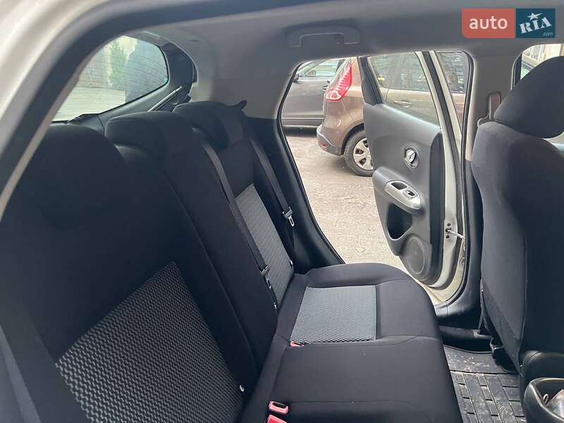 Позашляховик / Кросовер Nissan Juke 2017 в Дніпрі фото 10 Позашляховик / Кросовер Nissan Juke 2017 в Дніпрі