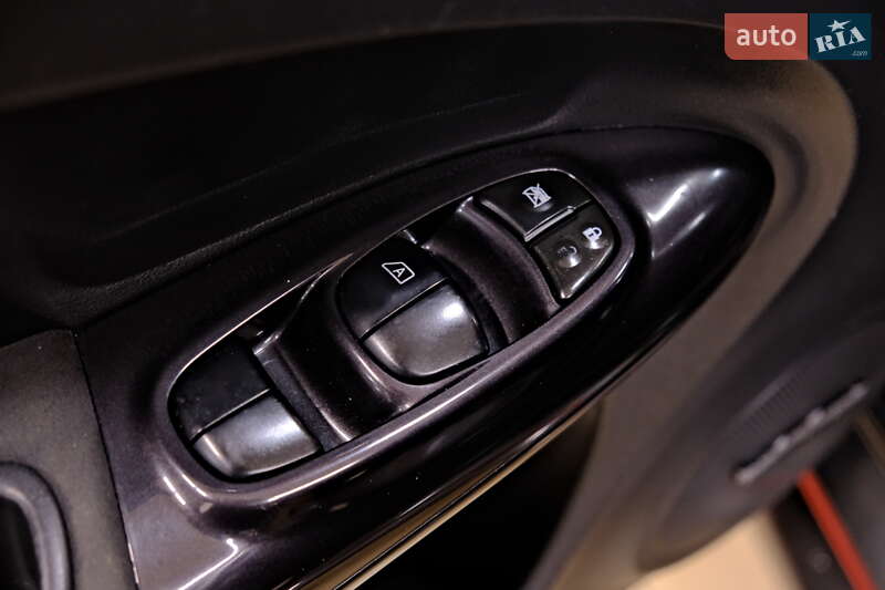 Позашляховик / Кросовер Nissan Juke 2013 в Одесі