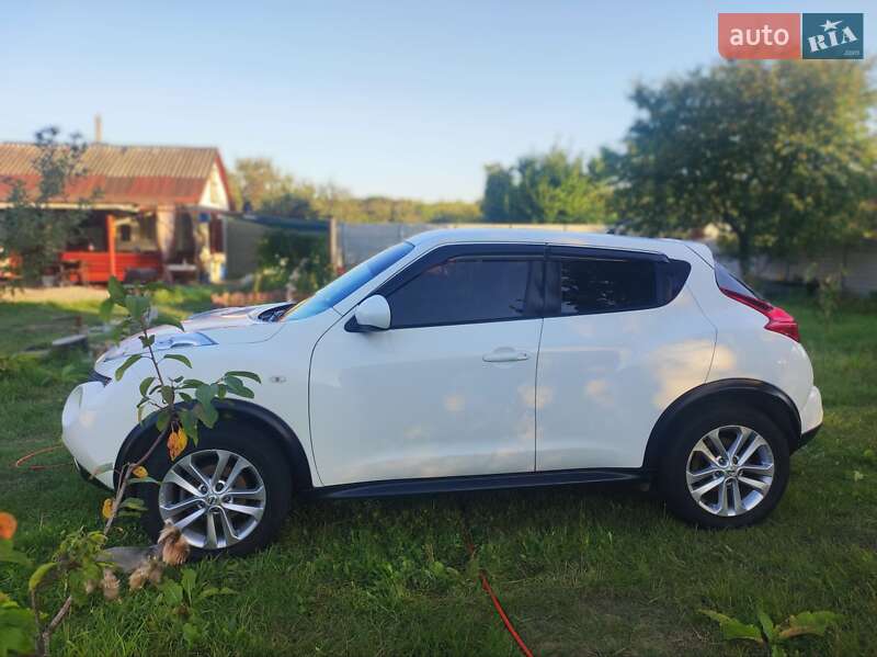 Внедорожник / Кроссовер Nissan Juke 2011 в Александрие