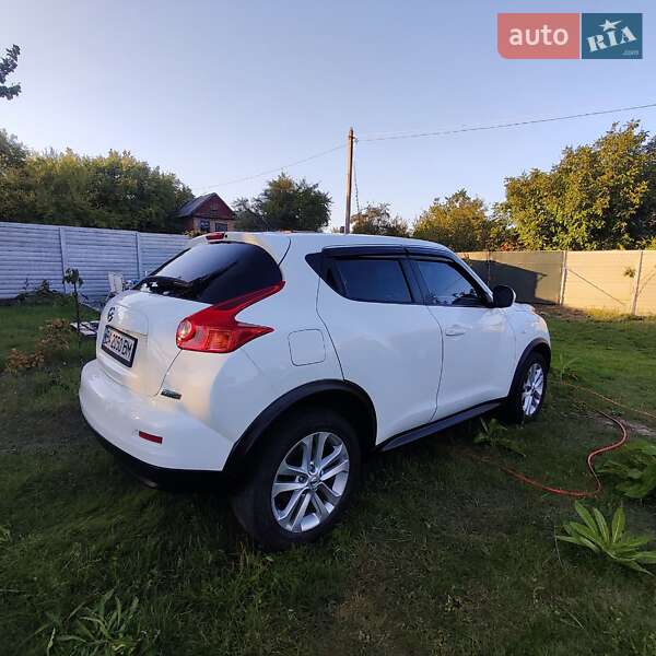 Внедорожник / Кроссовер Nissan Juke 2011 в Александрие