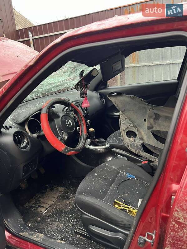 Внедорожник / Кроссовер Nissan Juke 2015 в Ольшанке