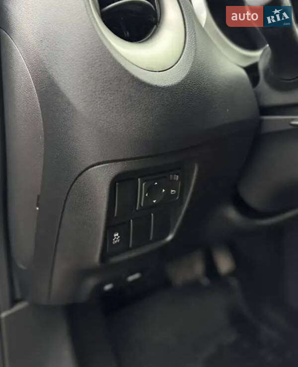 Внедорожник / Кроссовер Nissan Juke 2011 в Запорожье