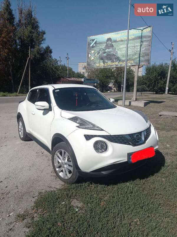 Внедорожник / Кроссовер Nissan Juke 2016 в Синельниково