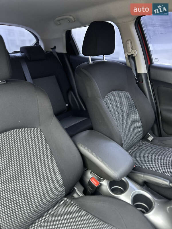 Внедорожник / Кроссовер Nissan Juke 2016 в Ивано-Франковске