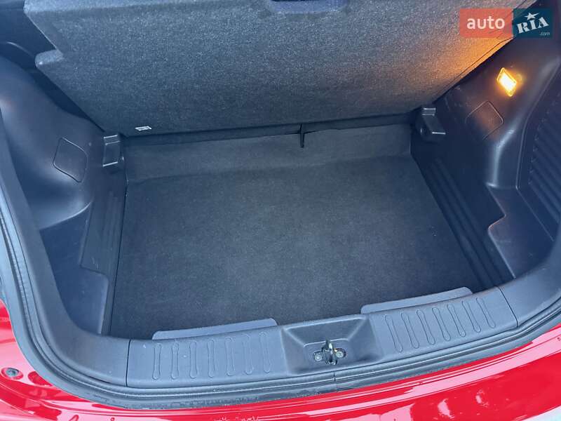 Внедорожник / Кроссовер Nissan Juke 2016 в Львове фото 64 Внедорожник / Кроссовер Nissan Juke 2016 в Львове