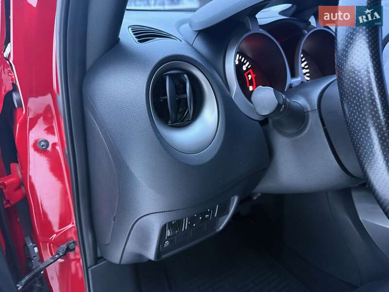 Внедорожник / Кроссовер Nissan Juke 2016 в Львове фото 88 Внедорожник / Кроссовер Nissan Juke 2016 в Львове