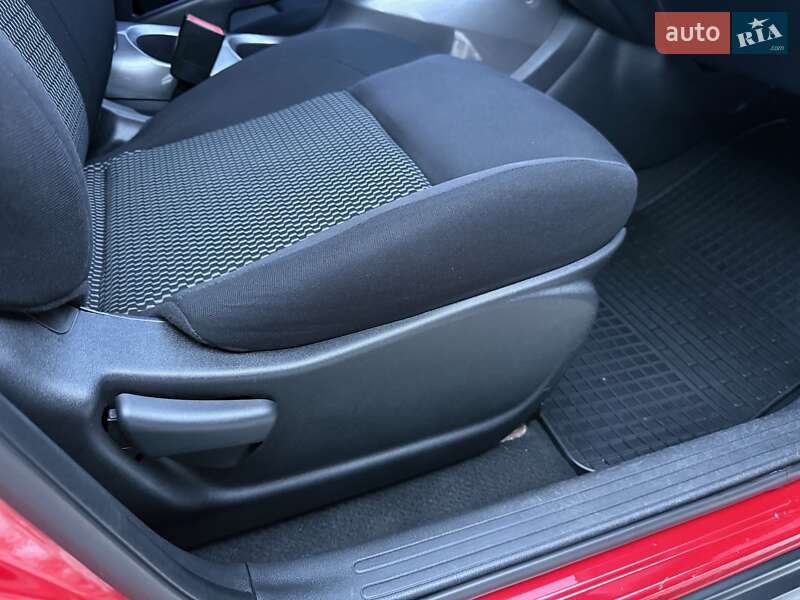 Внедорожник / Кроссовер Nissan Juke 2016 в Львове фото 118 Внедорожник / Кроссовер Nissan Juke 2016 в Львове