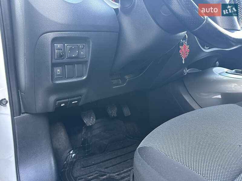 Позашляховик / Кросовер Nissan Juke 2011 в Львові фото 22 Позашляховик / Кросовер Nissan Juke 2011 в Львові