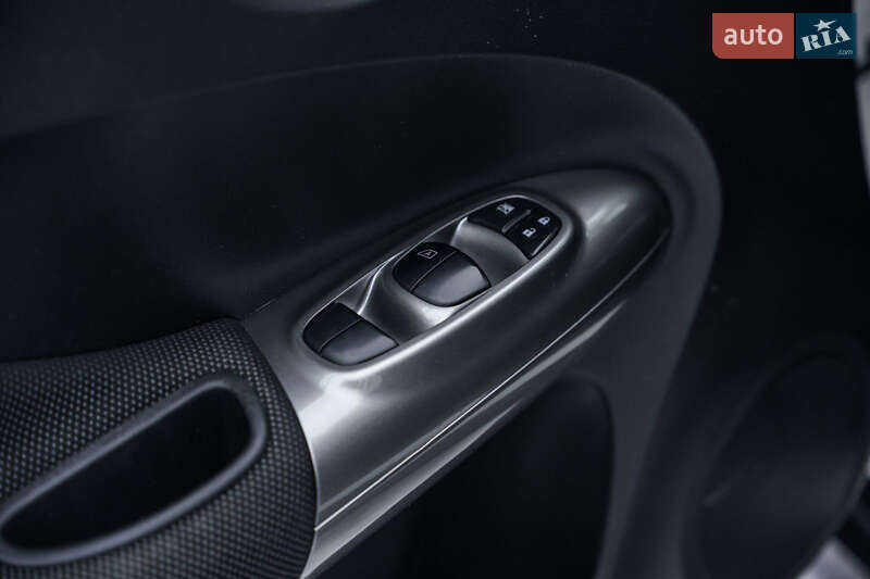 Внедорожник / Кроссовер Nissan Juke 2013 в Киеве