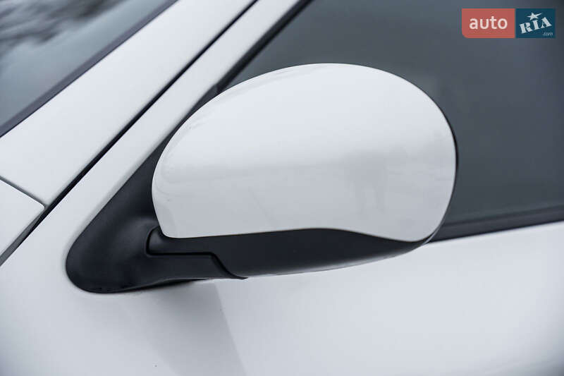 Внедорожник / Кроссовер Nissan Juke 2013 в Киеве