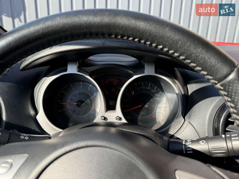 Позашляховик / Кросовер Nissan Juke 2017 в Полтаві