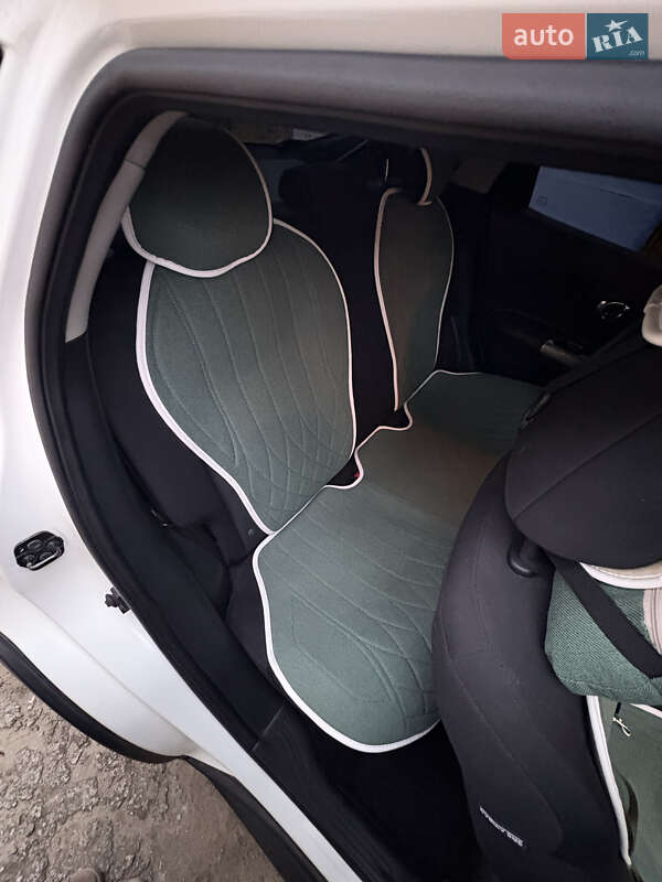 Позашляховик / Кросовер Nissan Juke 2012 в Дніпрі