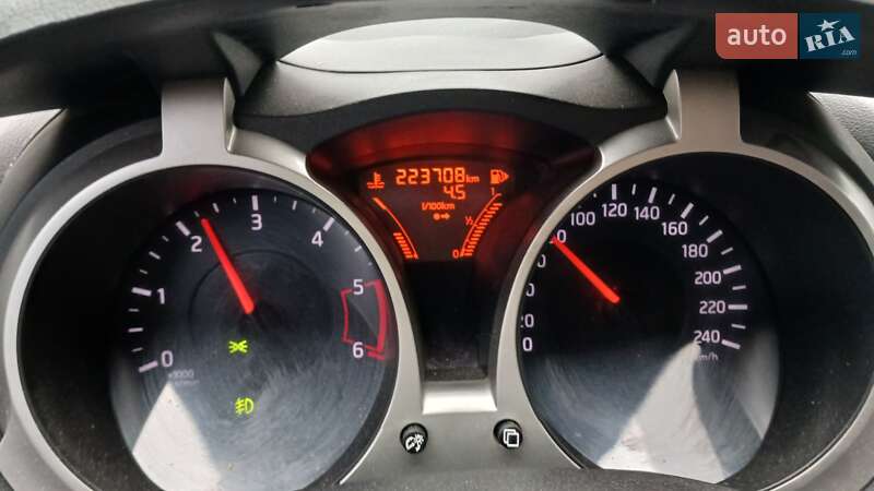 Внедорожник / Кроссовер Nissan Juke 2013 в Сарнах