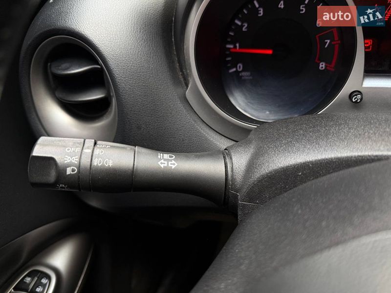 Внедорожник / Кроссовер Nissan Juke 2011 в Киеве