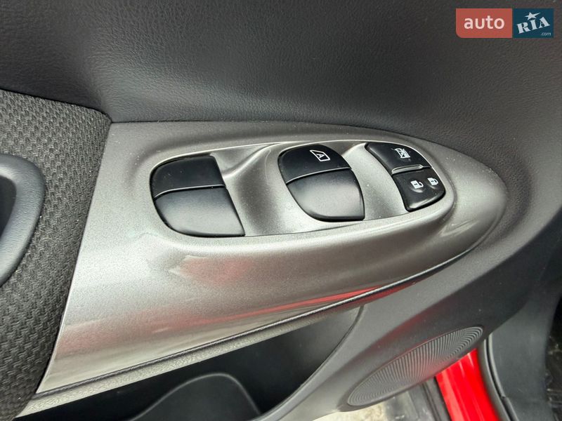 Внедорожник / Кроссовер Nissan Juke 2017 в Киеве