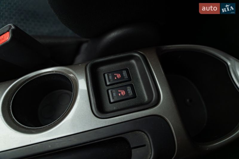 Внедорожник / Кроссовер Nissan Juke 2015 в Киеве