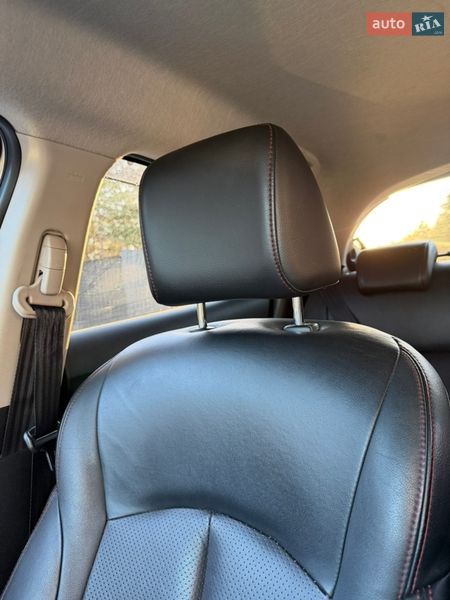 Внедорожник / Кроссовер Nissan Juke 2012 в Буче