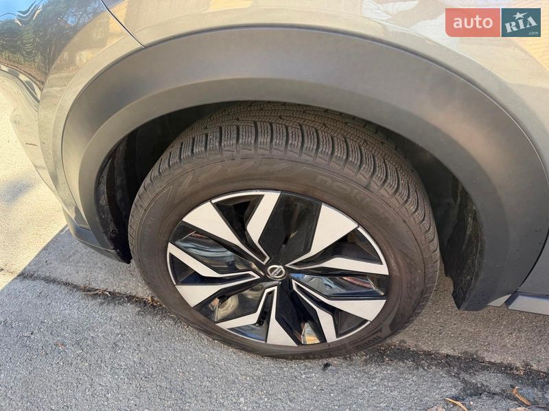 Внедорожник / Кроссовер Nissan Juke 2021 в Киеве