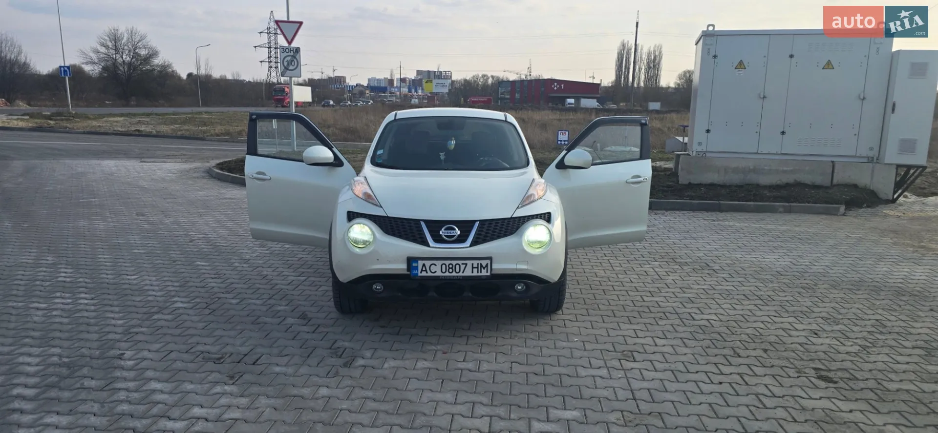 2011 Nissan Juke - фото 1