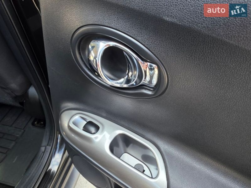 Внедорожник / Кроссовер Nissan Juke 2019 в Ровно