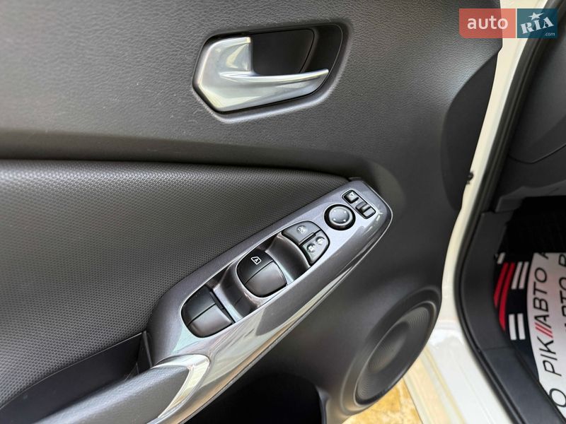 Позашляховик / Кросовер Nissan Juke 2021 в Львові