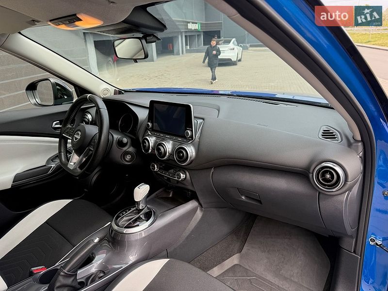 Внедорожник / Кроссовер Nissan Juke 2023 в Киеве