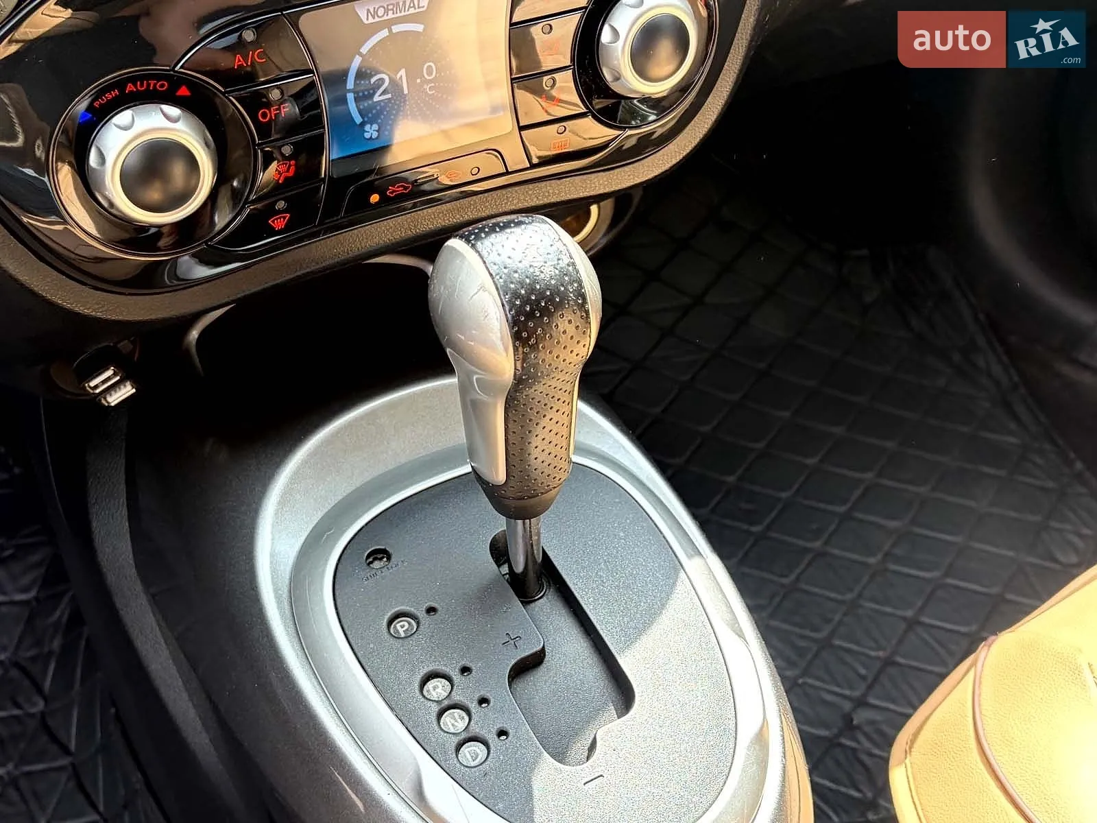 2011 Nissan Juke - мініатюра 32