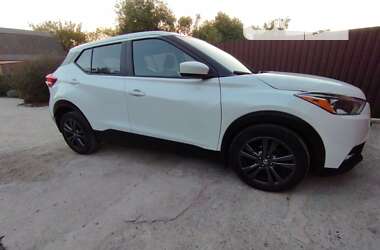 Позашляховик / Кросовер Nissan Kicks 2020 в 