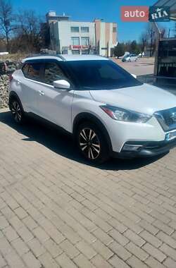 Позашляховик / Кросовер Nissan Kicks 2020 в 