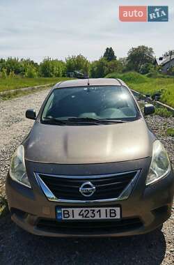 Седан Nissan Latio 2012 в Полтаве